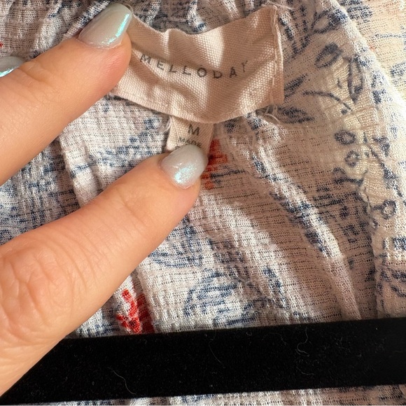 Floral Sleeveless Top - Blue and Red - Picture 4 of 4